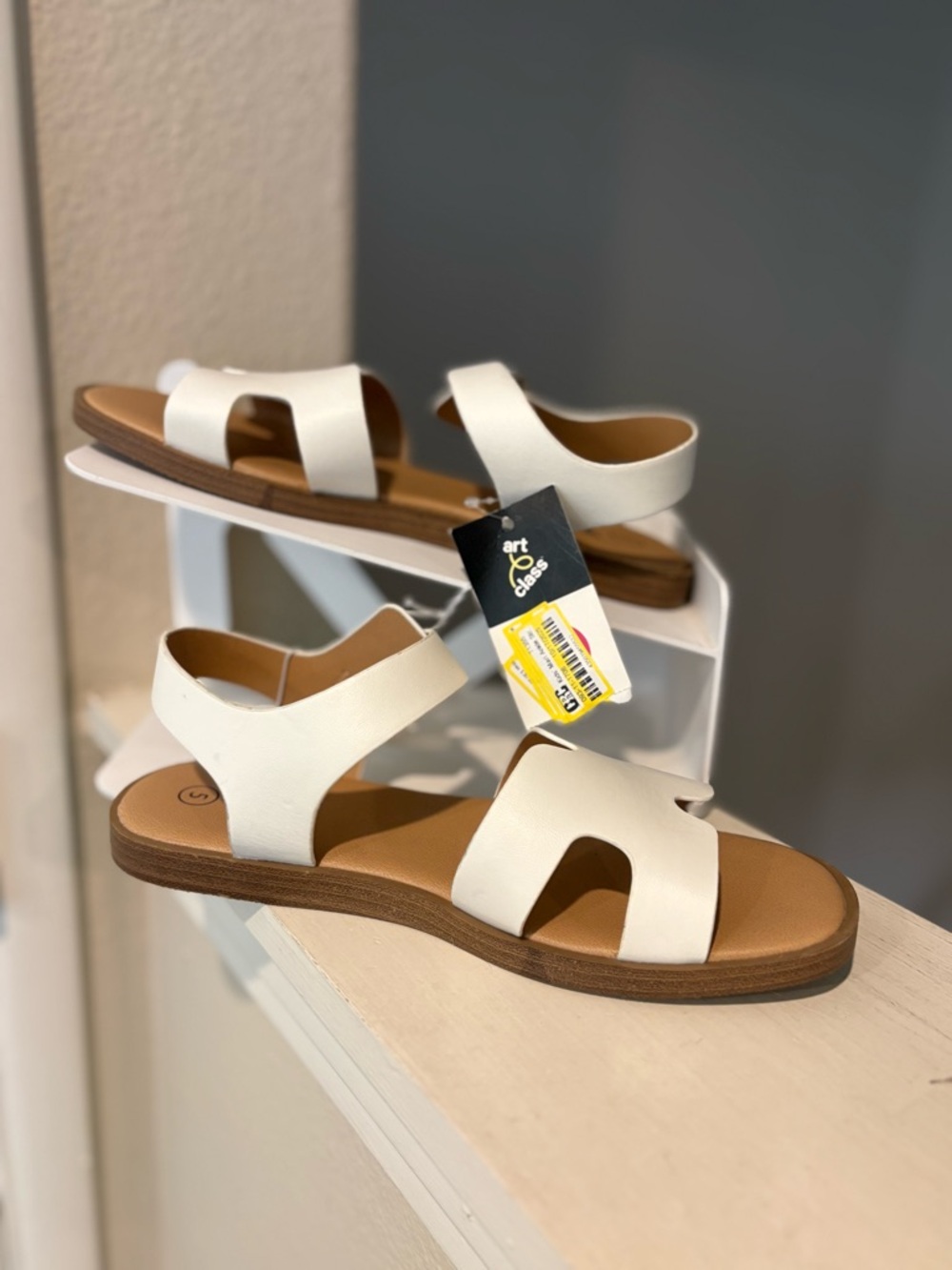 Art Class Girls Mari White Strappy Faux Leather Sandals Size 5 NWT - Picture 2 of 6